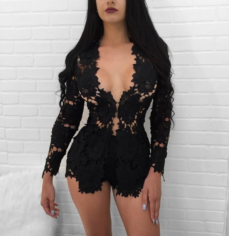 White Lace Long Sleeved Suit - Image 8